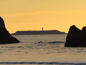 Destruction Island lighthouse seen from Ruby Beach.