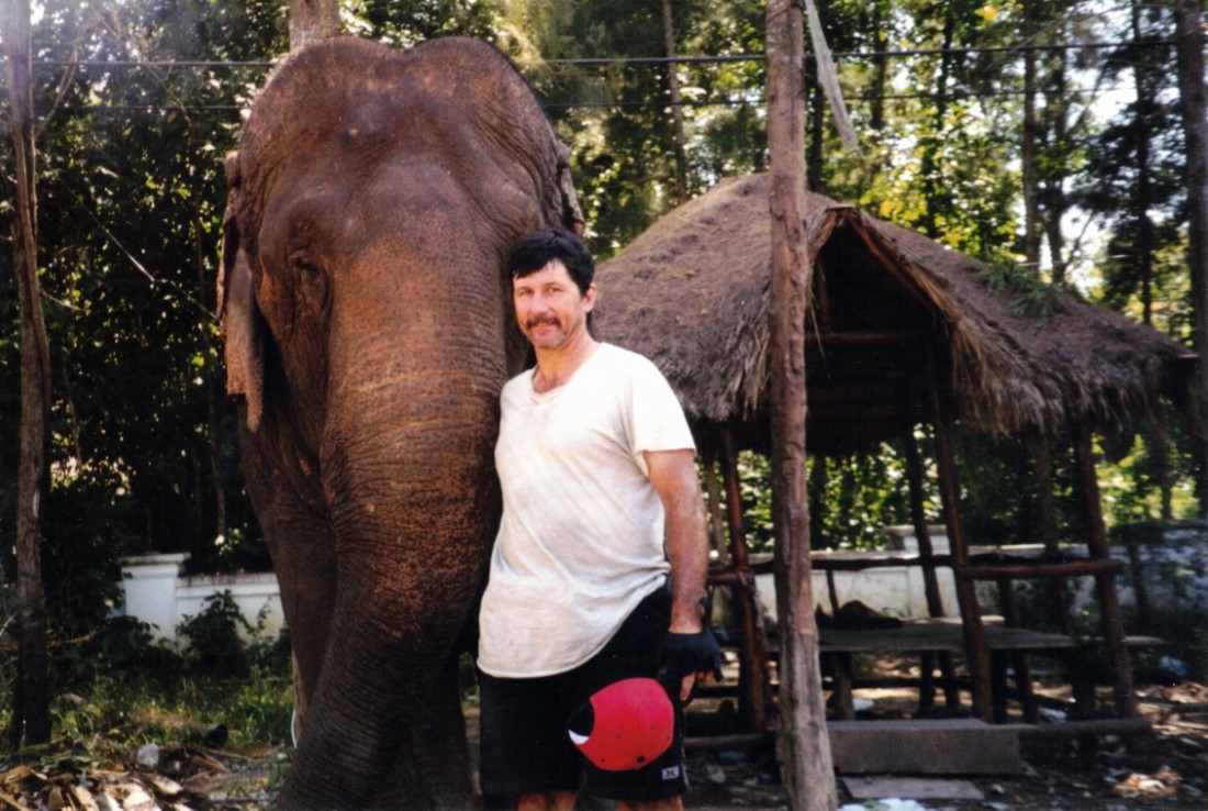 Ted with an elephant between Pak Chong and the Khoa Yai National Park.