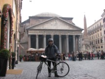 Rome - Ted with his bike in front of the Pantheon