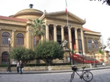 Palermo - Ted's bike in front of Teatro Massimo (Theatre).