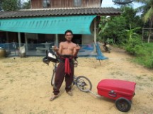 A friendly 36 year old man the invited me to his house for fruit in Thailand