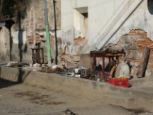 Old stuff (sewing machine/ typewriter, etc.) for sale in Antigua, Guatemala.